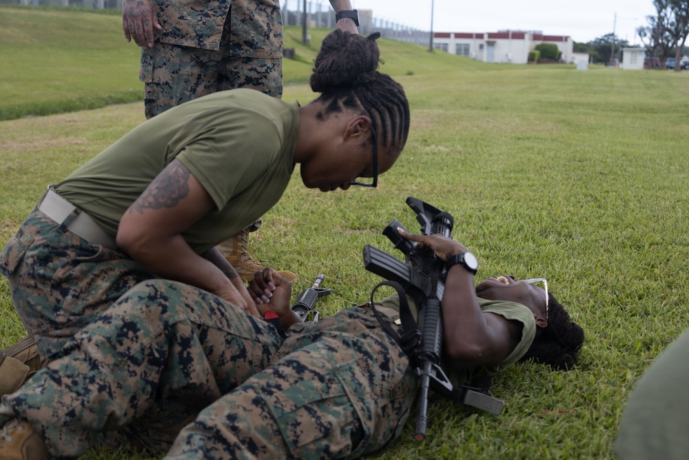 MWSS-172 service members learn casualty care