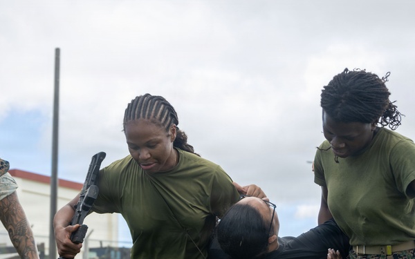 MWSS-172 service members learn casualty care