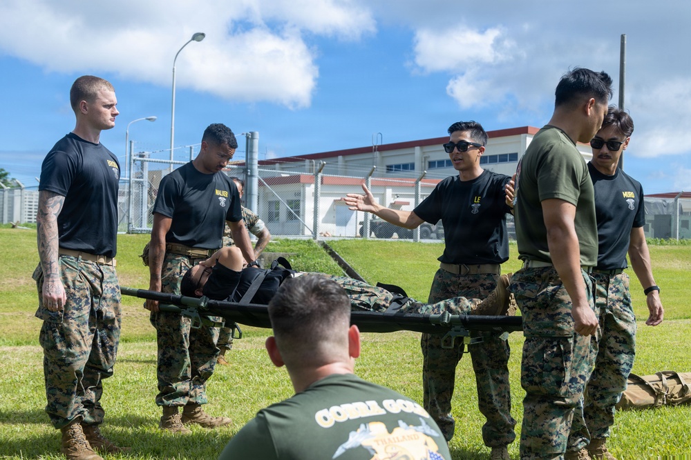 MWSS-172 service members learn casualty care