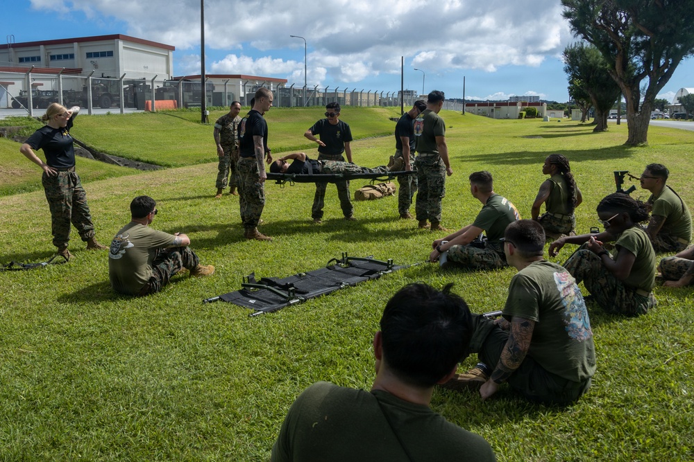 MWSS-172 service members learn casualty care