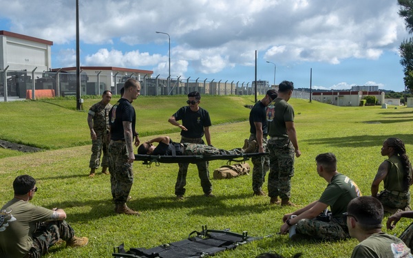 MWSS-172 service members learn casualty care