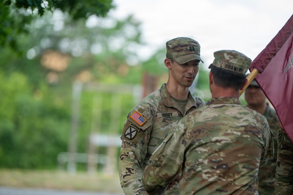 MEDDAC Bavaria HHC Conducts Change of Command Ceremony