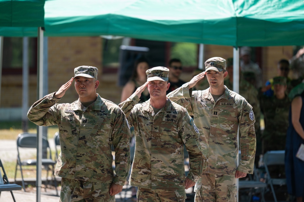 MEDDAC Bavaria HHC Conducts Change of Command Ceremony