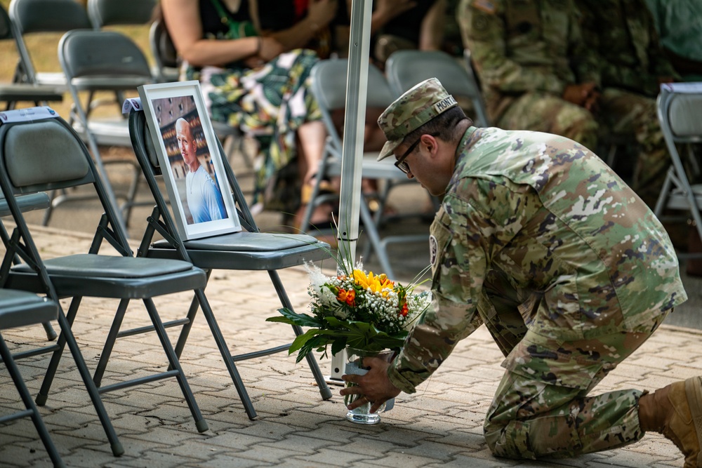 MEDDAC Bavaria HHC Conducts Change of Command Ceremony