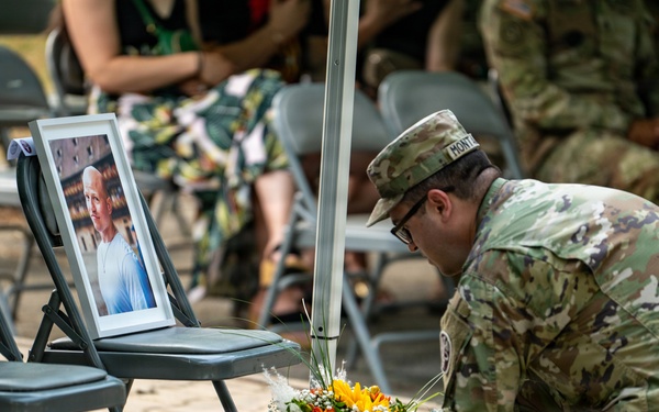 MEDDAC Bavaria HHC Conducts Change of Command Ceremony