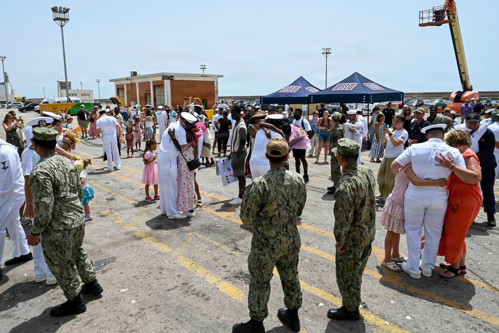 USS Arleigh Burke (DDG 51) Returns to NAVSTA Rota