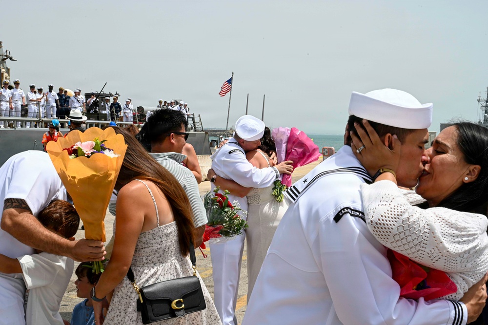 USS Arleigh Burke (DDG 51) Returns to NAVSTA Rota