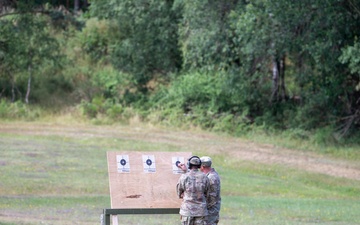 2nd Cavalry Regiment Master Gunner Trains MEDDAC Bavaria Soldiers on Marksmanship
