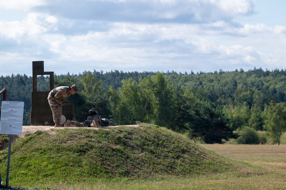 2nd Cavalry Regiment Master Gunner Trains MEDDAC Bavaria Soldiers on Marksmanship