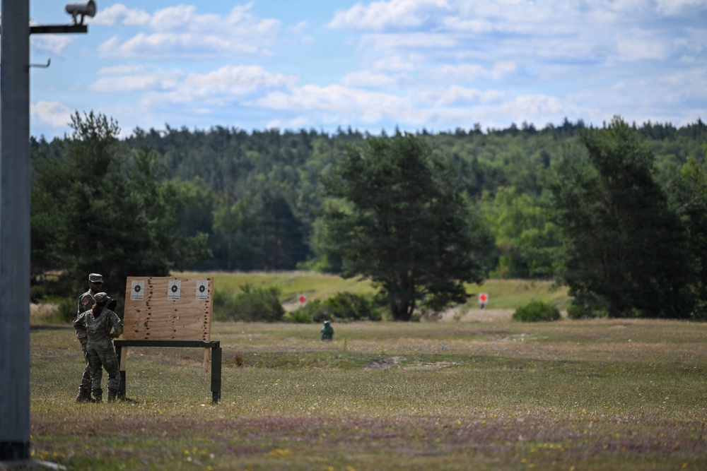 2nd Cavalry Regiment Master Gunner Trains MEDDAC Bavaria Soldiers on Marksmanship