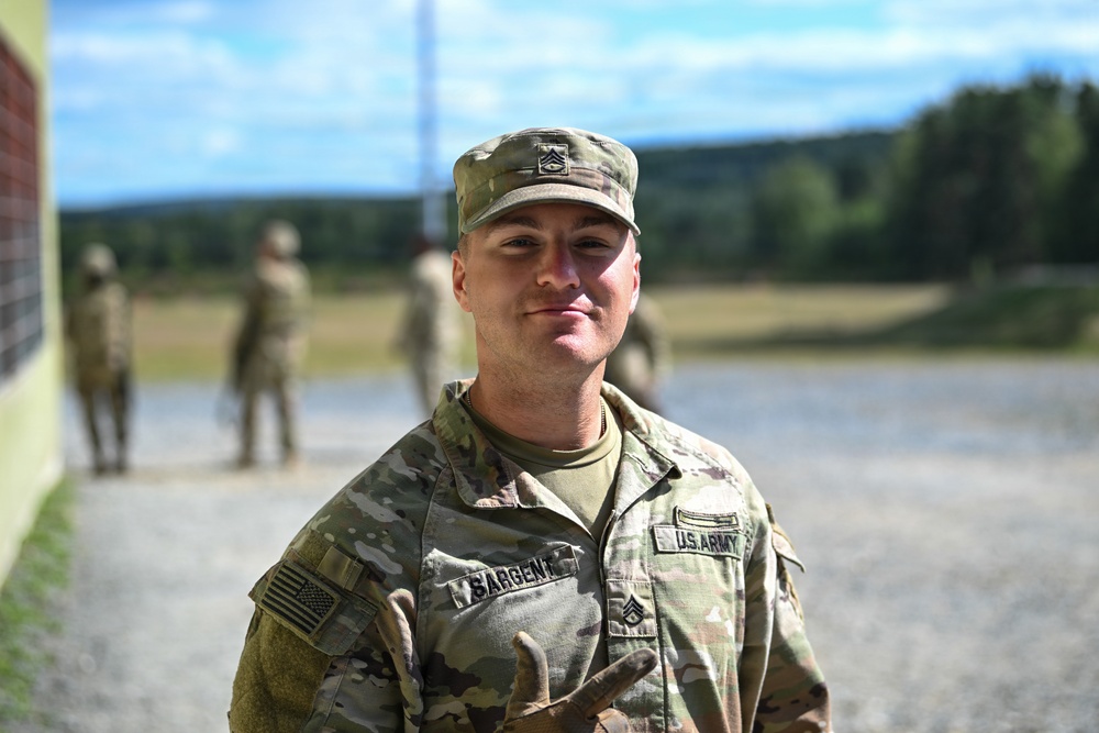 2nd Cavalry Regiment Master Gunner Trains MEDDAC Bavaria Soldiers on Marksmanship