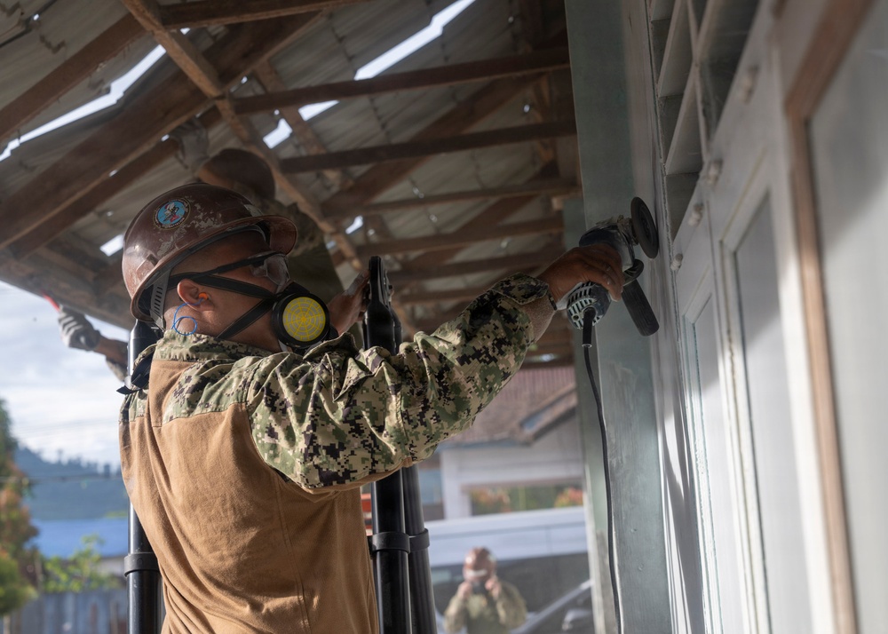 Pacific Partnership 2026 Engineering Team Conducts Renovations at National Elementary School #158490 in Pandan, Indonesia