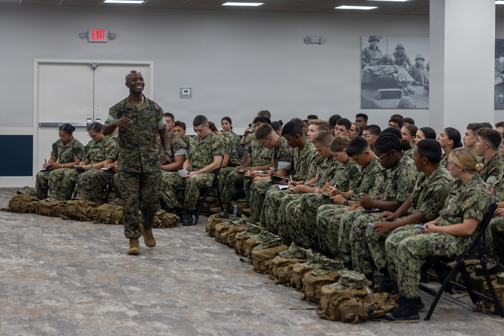 Assistant Division Commander speaks with Midshipmen about leadership to inspire professionalism in their career