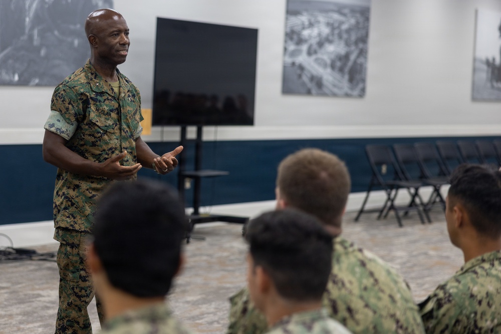 Assistant Division Commander speaks with Midshipmen about leadership to inspire professionalism in their career