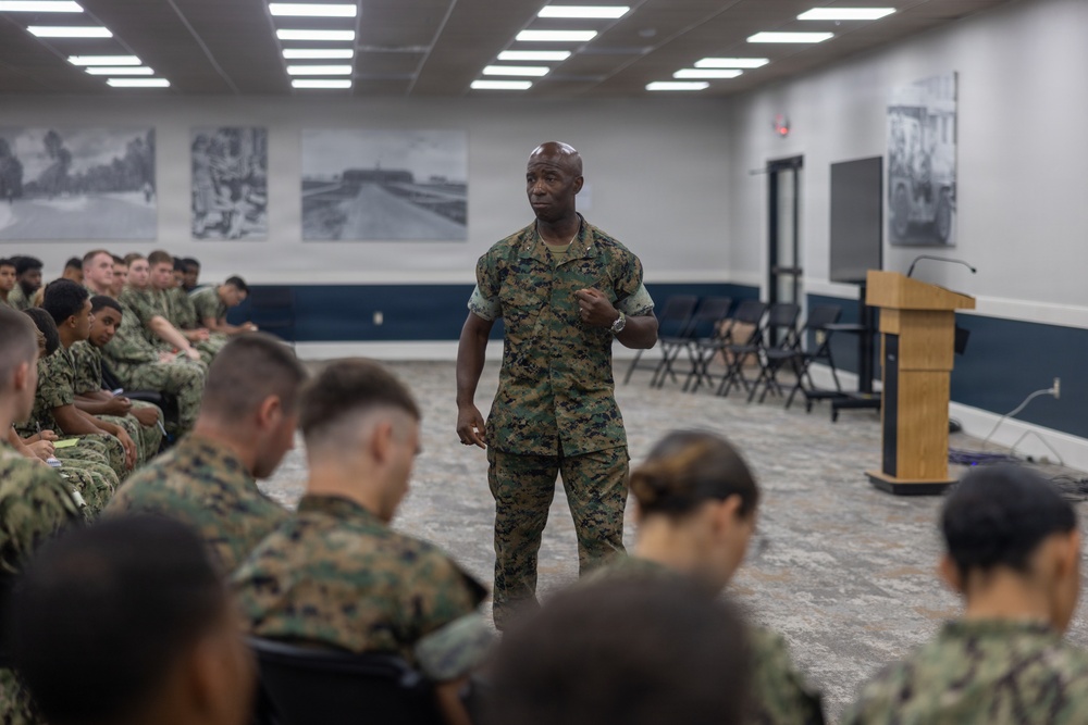 Assistant Division Commander speaks with Midshipmen about leadership to inspire professionalism in their career