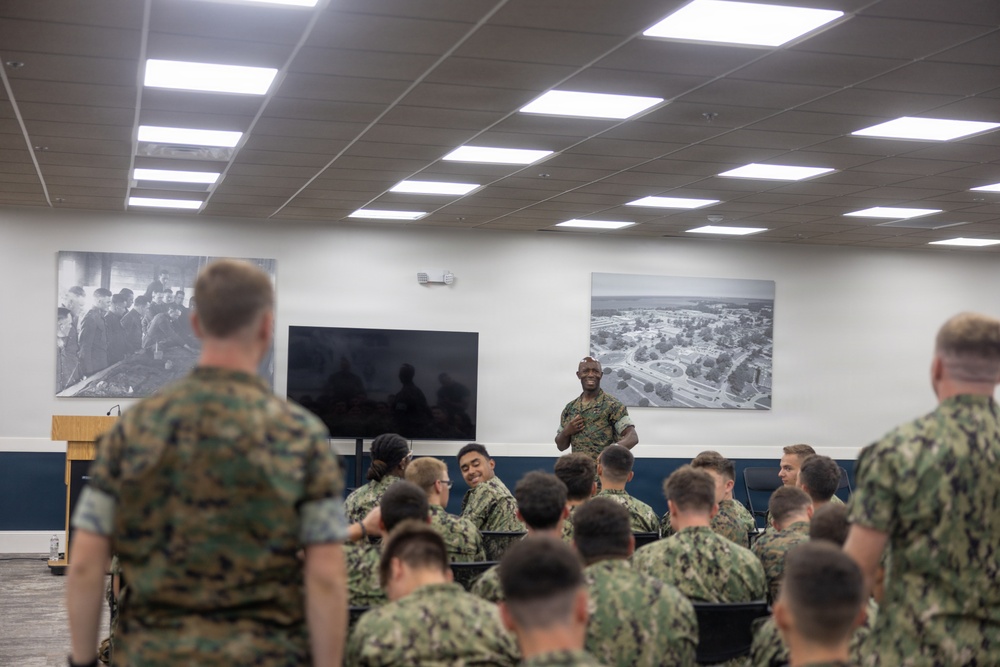 Assistant Division Commander speaks with Midshipmen about leadership to inspire professionalism in their career