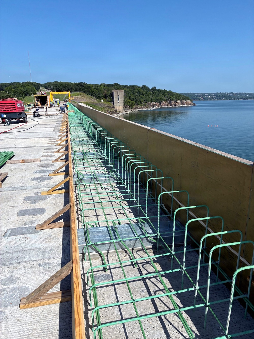 Work continues on Tenkiller Bridge replacement project