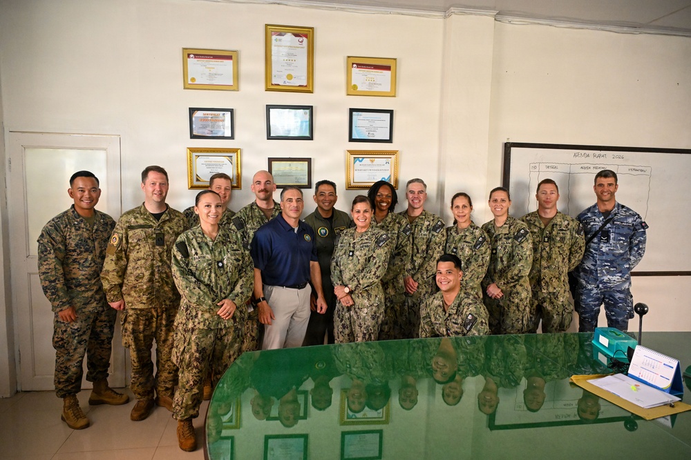 RADM Buzzetti and PP26 MCOM Visit Pandan General Hospital