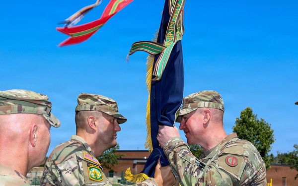 Chicago-based Army Reserve command welcomes new commander