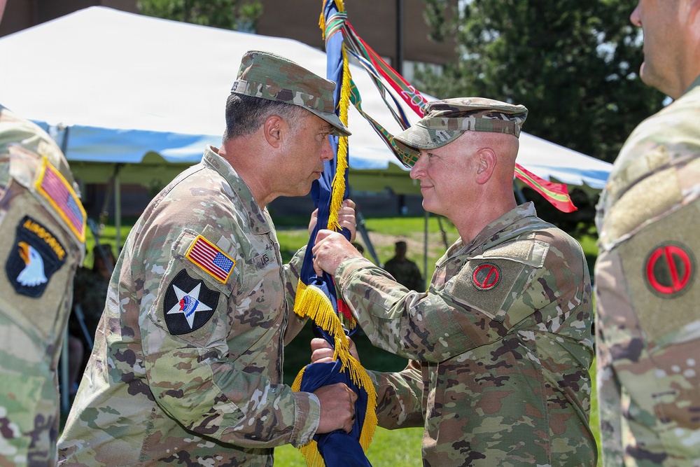 Chicago-based Army Reserve command welcomes new commander
