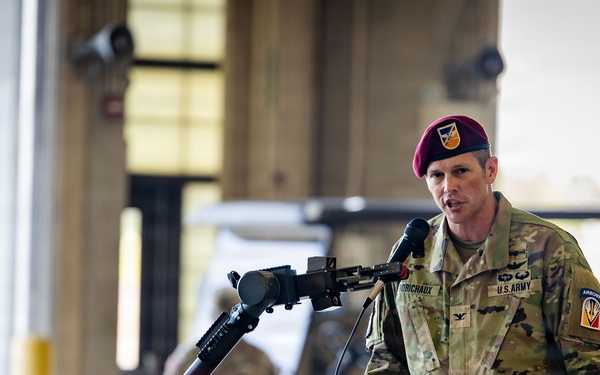 1-5 Aviation Bn changes command at JRTC, Fort Polk