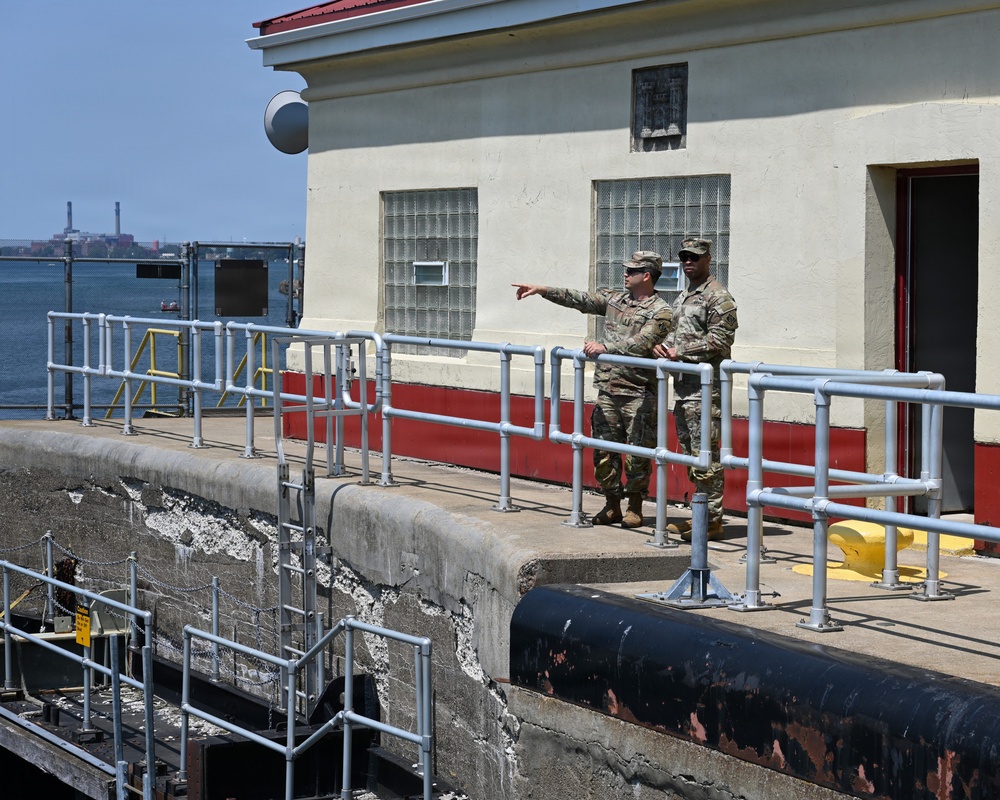 Buffalo District Leadership Visits Black Rock Lock