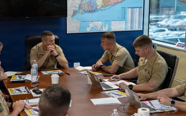 ERR CG Visits Recruiting Station New York