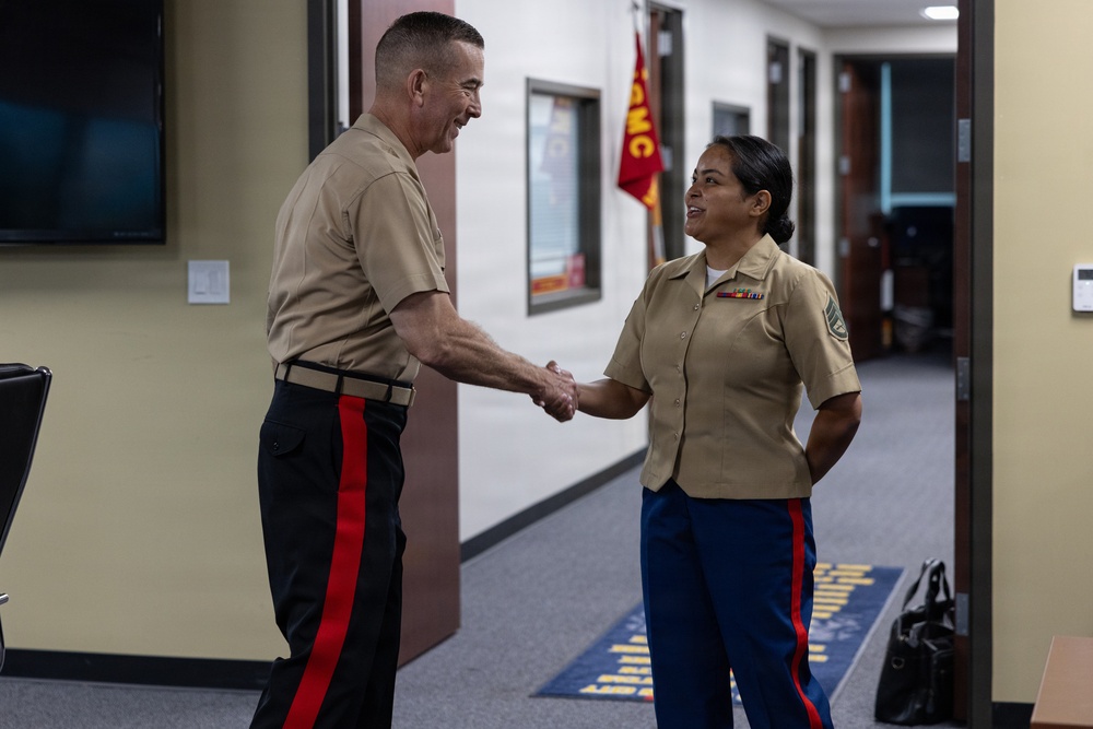 ERR CG Visits Recruiting Station New York