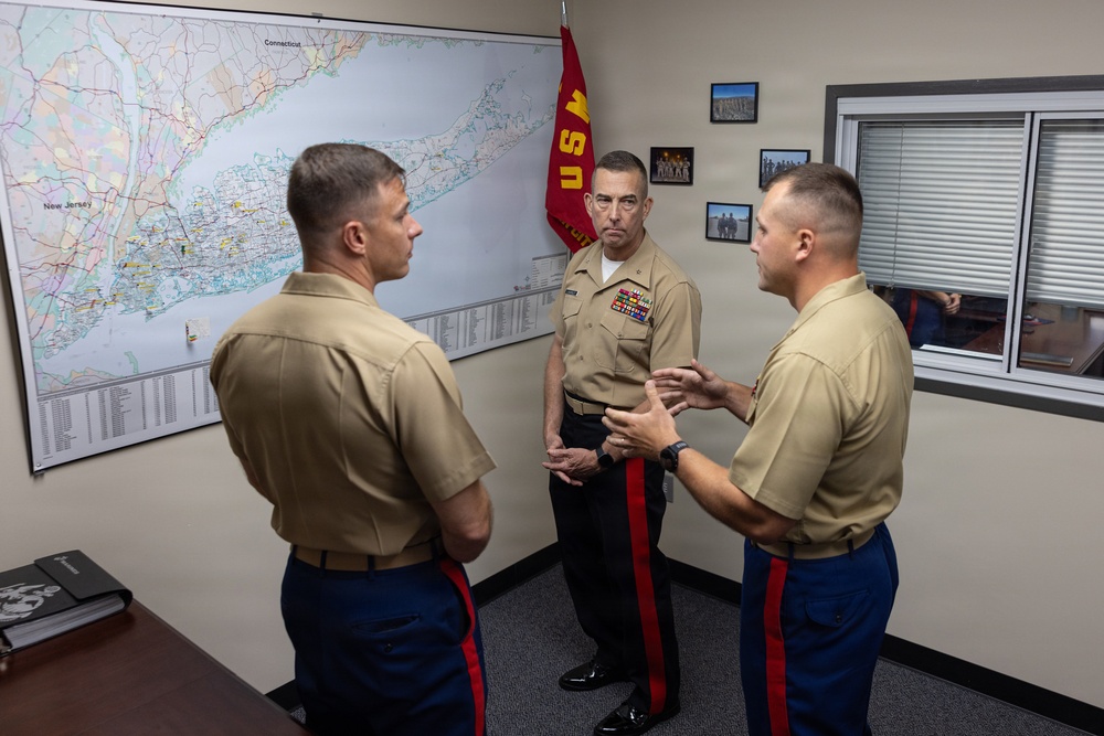 ERR CG Visits Recruiting Station New York