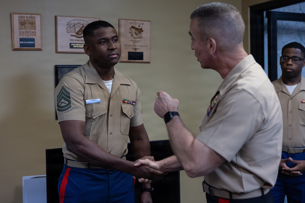 ERR CG Visits Recruiting Station New York