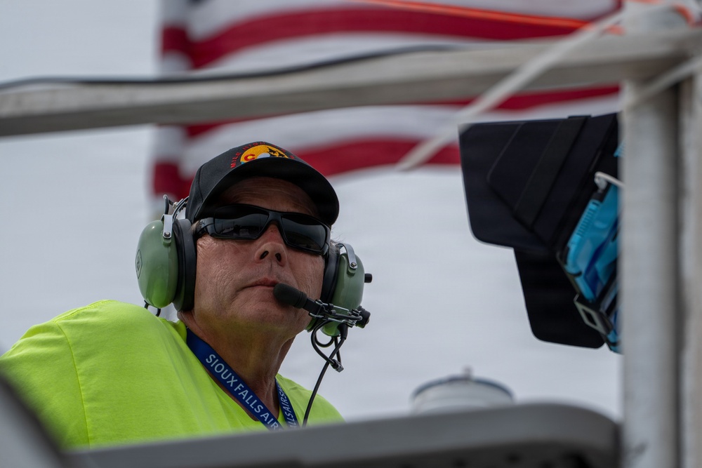 Thunderbirds, Warbirds, and Homegrown Airpower Deliver at the Sioux Falls AirShow