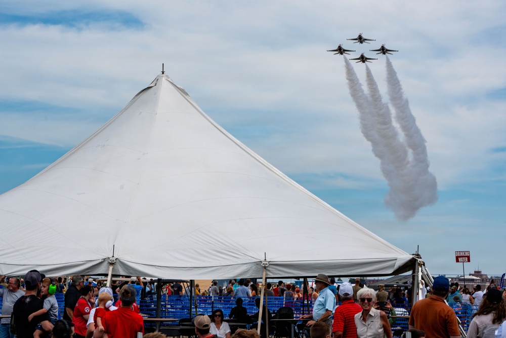 Thunderbirds, Warbirds, and Homegrown Airpower Deliver at the Sioux Falls AirShow