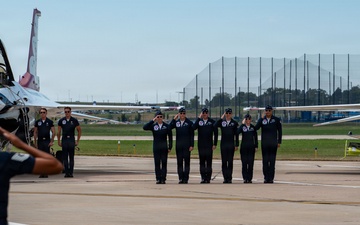Thunderbirds, Warbirds, and Homegrown Airpower Deliver at the Sioux Falls AirShow