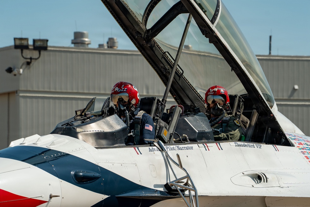 Airpower on the Prairie: USAF Thunderbirds Perform in Sioux Falls