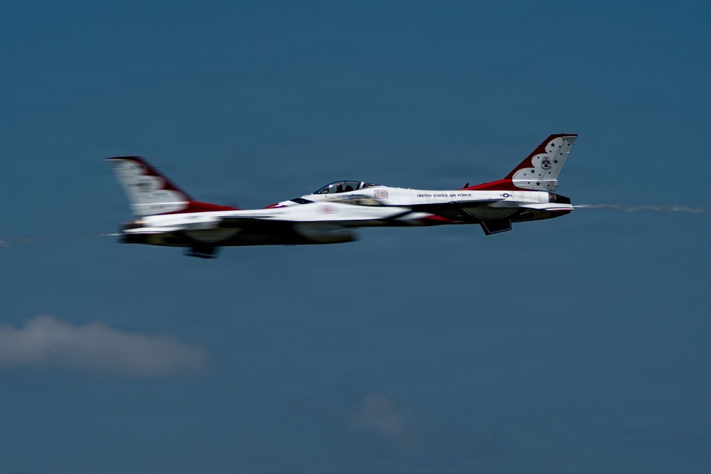 USAF Thunderbirds Arrive at Joe Foss Field for 2026 Sioux Falls AirShow
