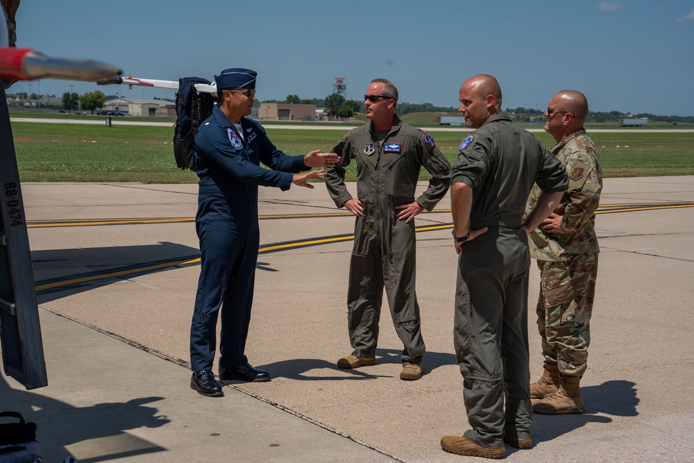 USAF Thunderbirds Arrive at Joe Foss Field for 2026 Sioux Falls AirShow