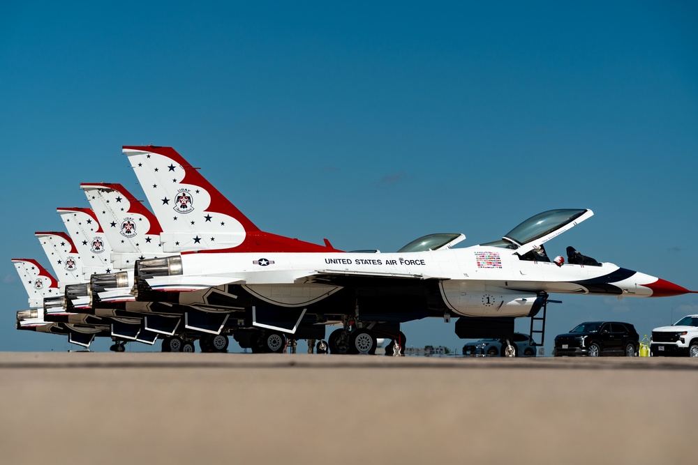 USAF Thunderbirds Arrive at Joe Foss Field for 2026 Sioux Falls AirShow