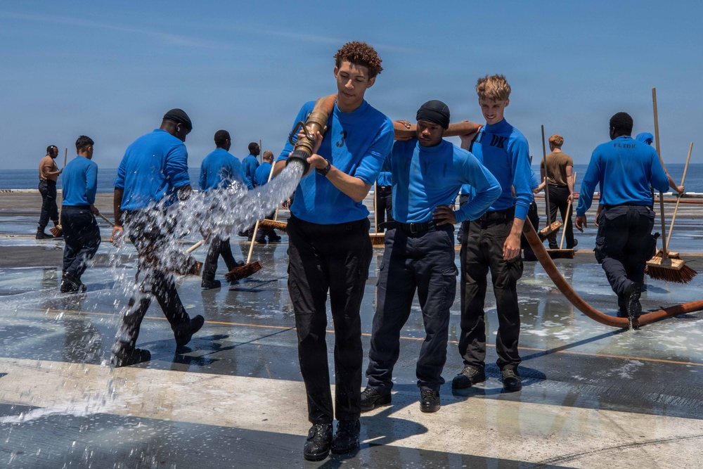 IKE Supports East Coast Fleet Replacement Squadrons
