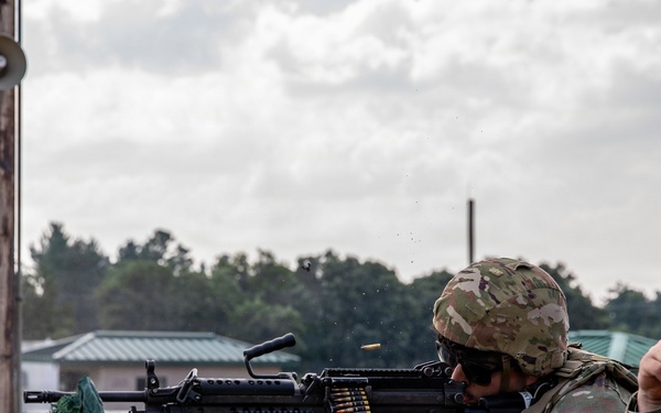Wisconsin Army National Guard Soldiers conduct Live-Fire
