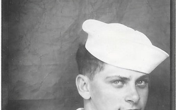 Past Meets Present: USS Arlington (LPD 24) Welcomes World War II Veteran Aboard