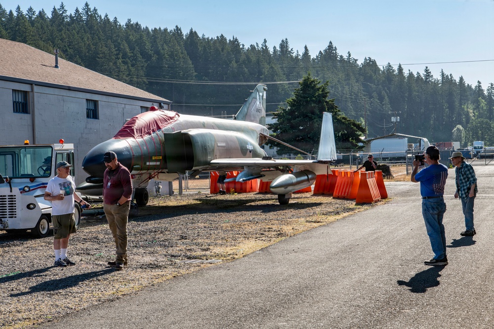 Oregon Military Museum installation of U.S. Air Force F-4 Phantom II