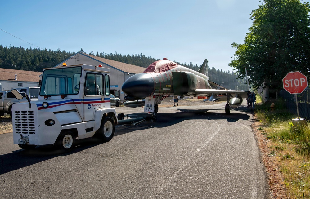 Oregon Military Museum installation of U.S. Air Force F-4 Phantom II