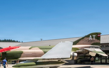 F-4 Phantom II makes a final landing at the Oregon Military Museum
