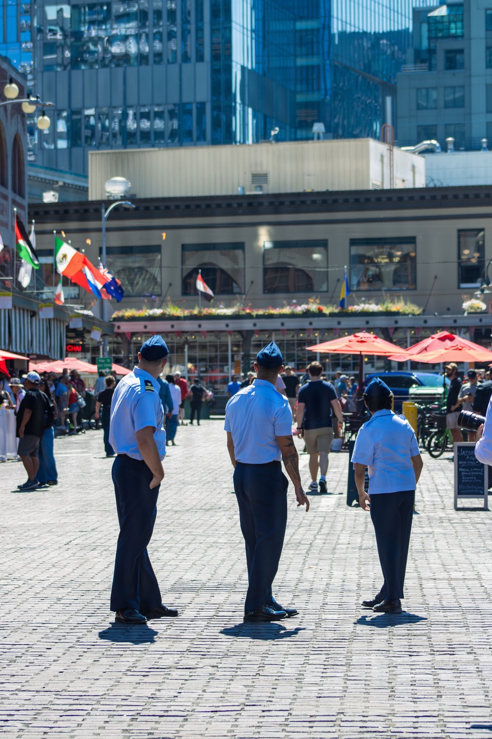 Service Members Explore Seattle During Fleet Week