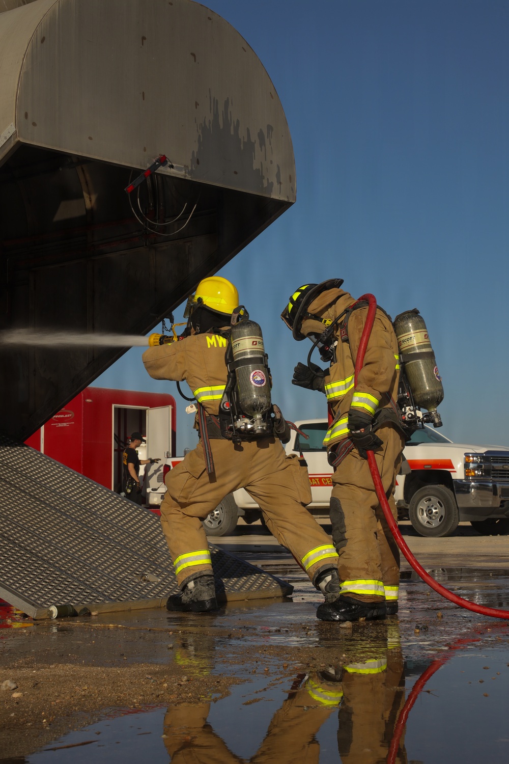 Expeditionary firefighting and rescue Marines conduct drills to maintain readiness in support of SLTE 4-26