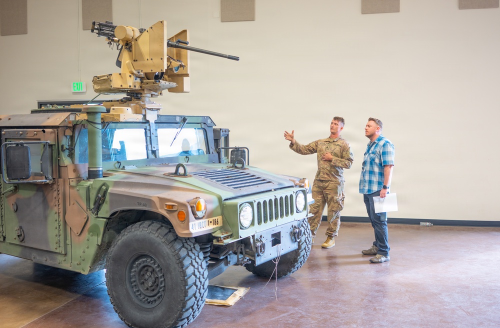 Boss Lift gives southern Oregon employers a look at Guard service