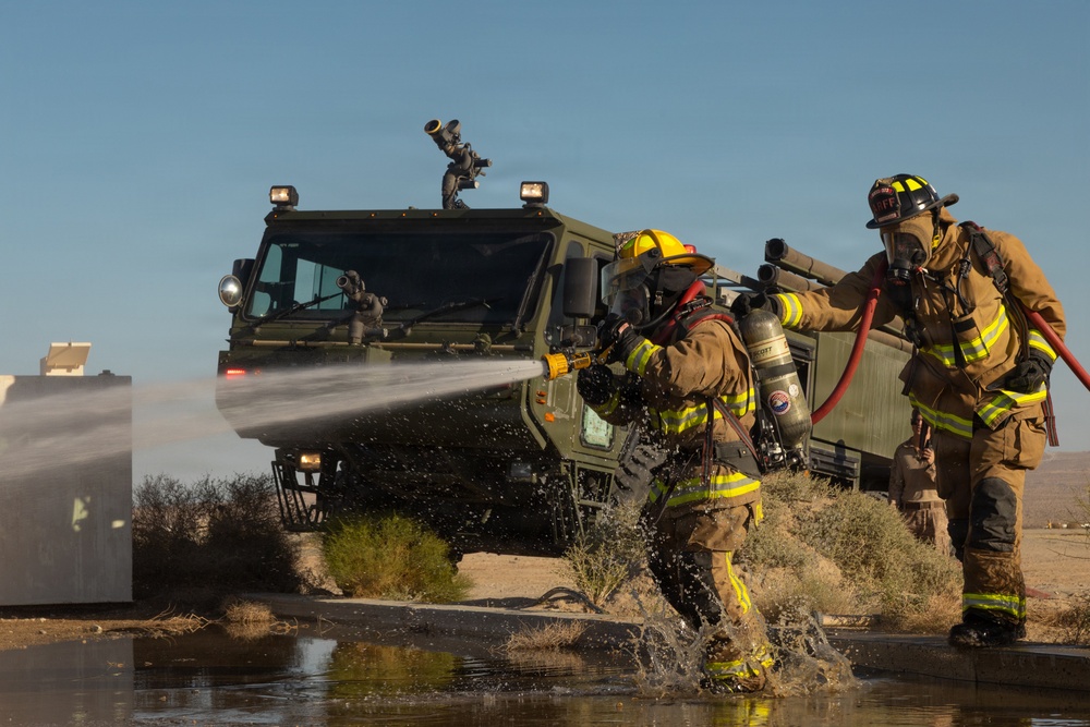 Expeditionary firefighting and rescue Marines conduct drills to maintain readiness in support of SLTE 4-26