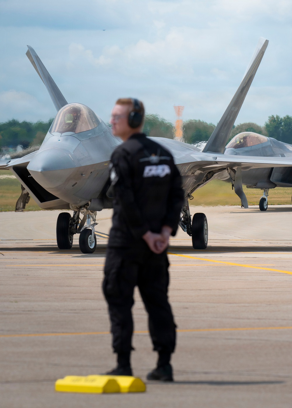 Gen. Kenneth Wilsbach flies F-22 Raptor to EAA AirVenture Oshkosh 2026