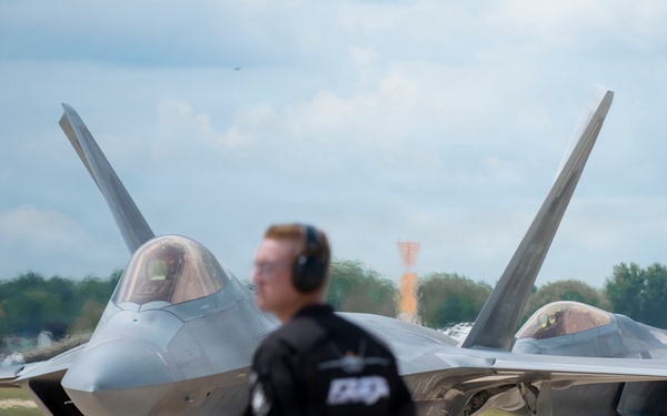 Gen. Kenneth Wilsbach flies F-22 Raptor to EAA AirVenture Oshkosh 2026