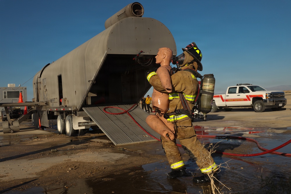 Expeditionary firefighting and rescue Marines conduct drills to maintain readiness in support of SLTE 4-26